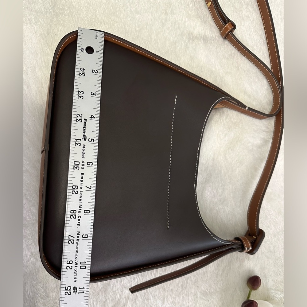 Tory Burch Brown and Tan Shoulder Bag with Gold Emblem🤎 - Picture 11 of 15